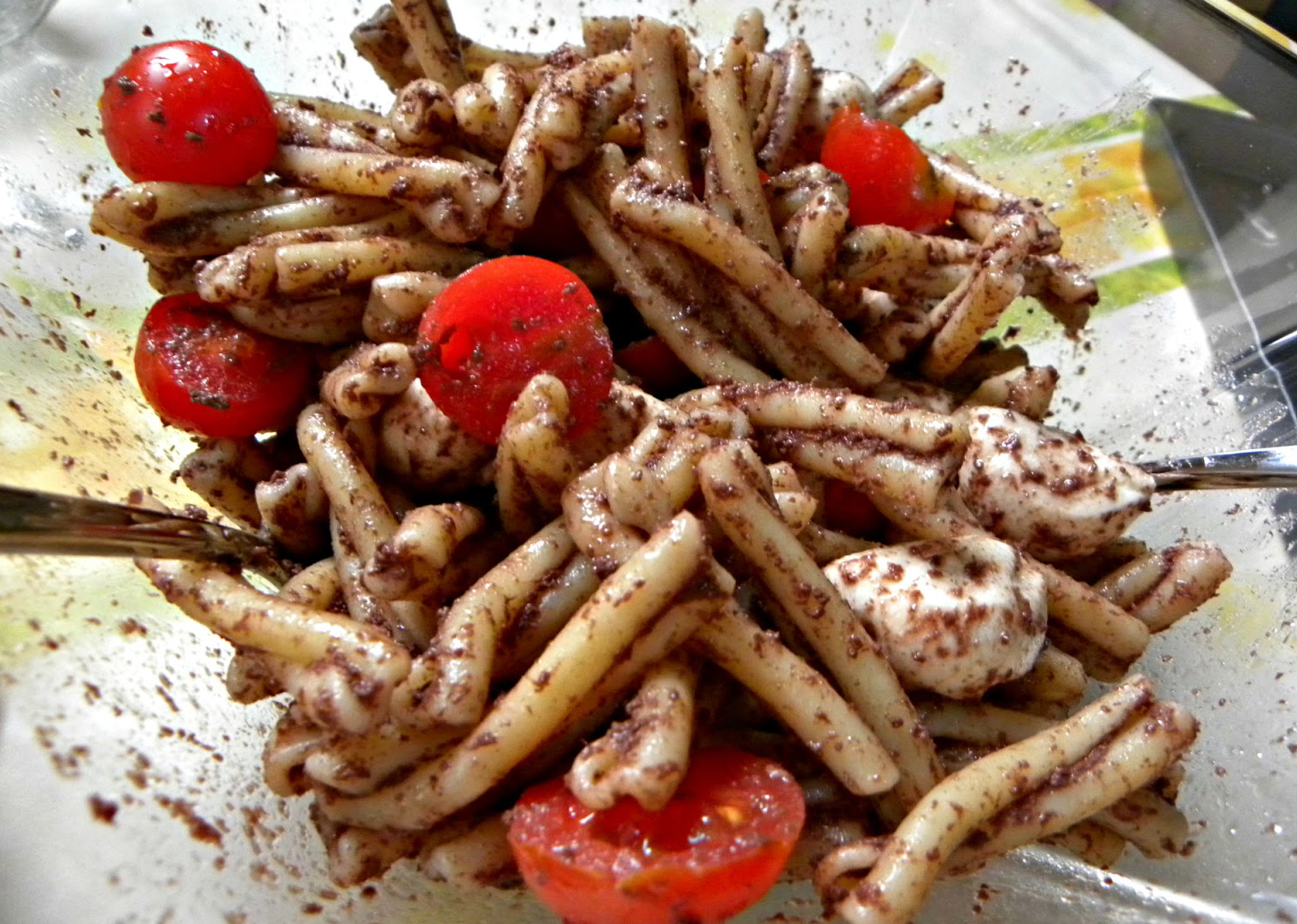 Pasta Con Patè Di Olive E Pomodorini